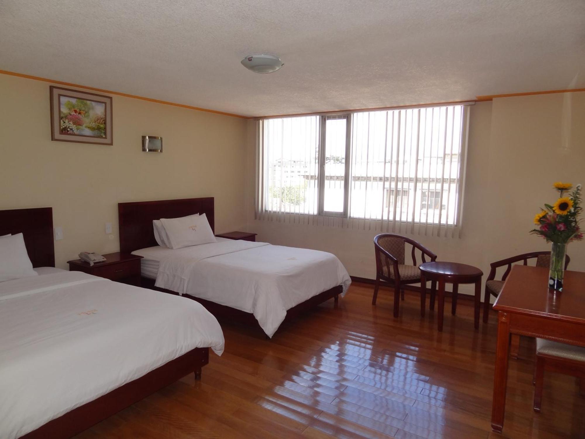 Hotel Lottus Quito Bagian luar foto