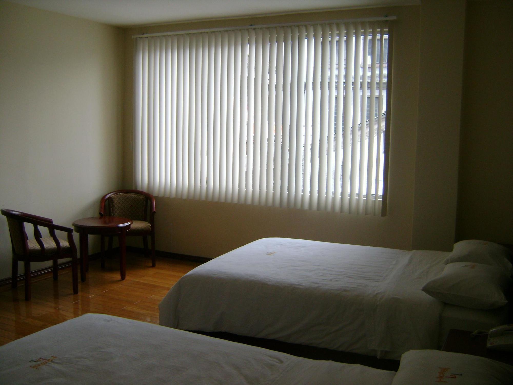 Hotel Lottus Quito Bagian luar foto