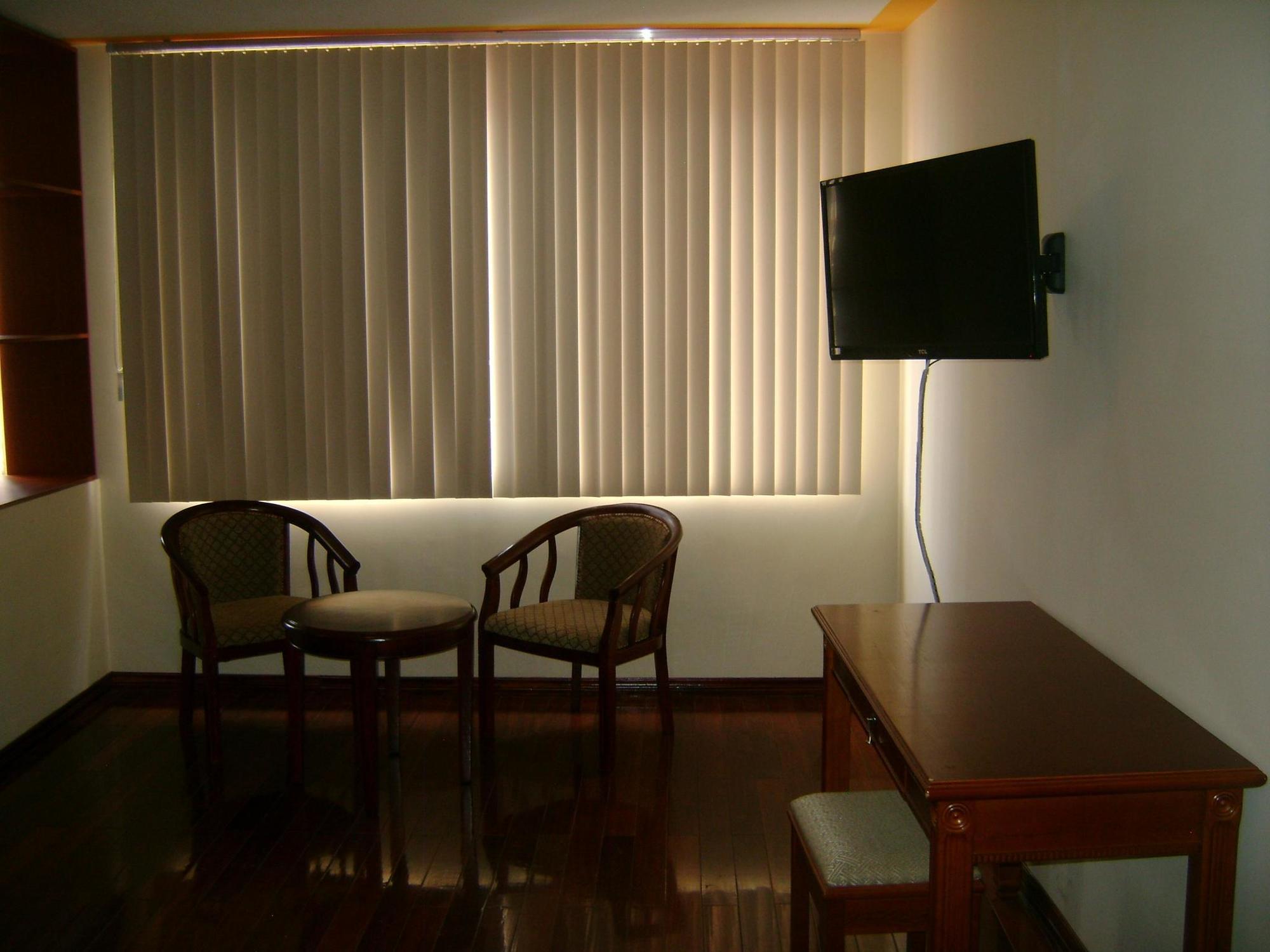 Hotel Lottus Quito Bagian luar foto