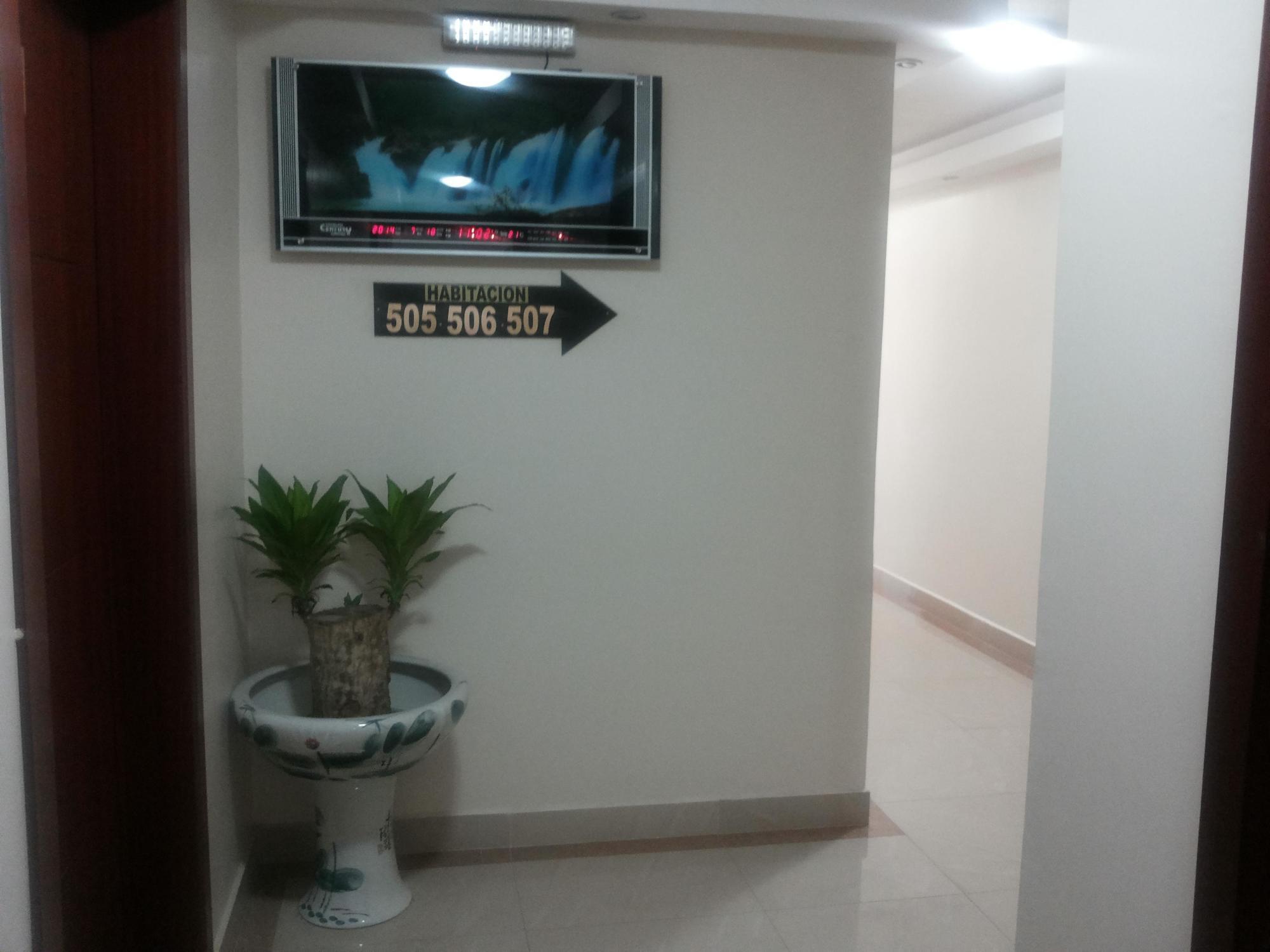 Hotel Lottus Quito Bagian luar foto