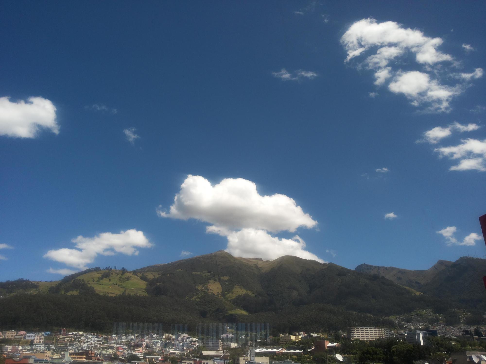 Hotel Lottus Quito Bagian luar foto